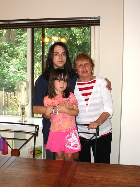 2006-Steve, Tanya, Nastya-01-100 dpi